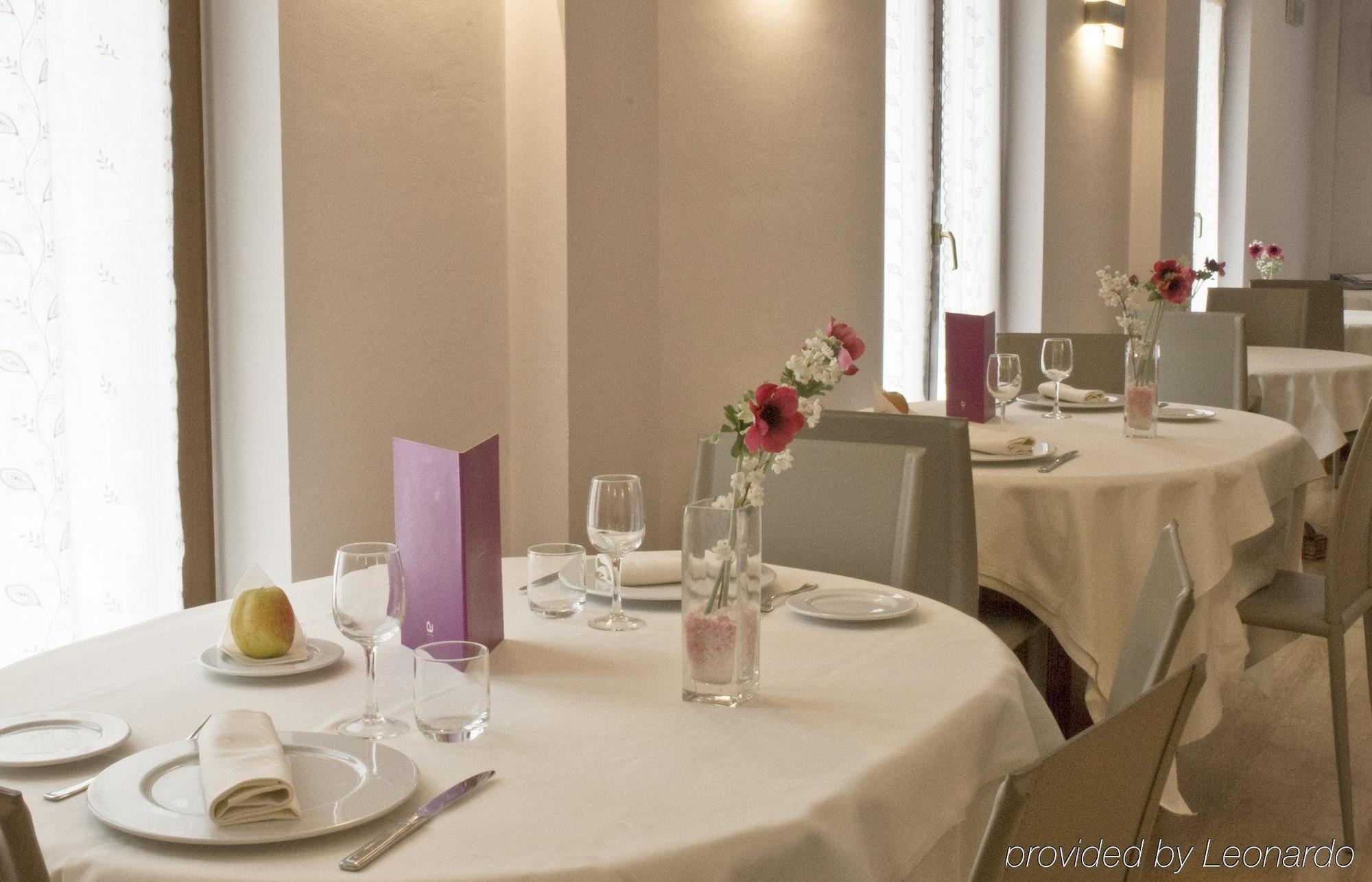 Ayre Hotel Alfonso II Oviedo Restoran fotoğraf