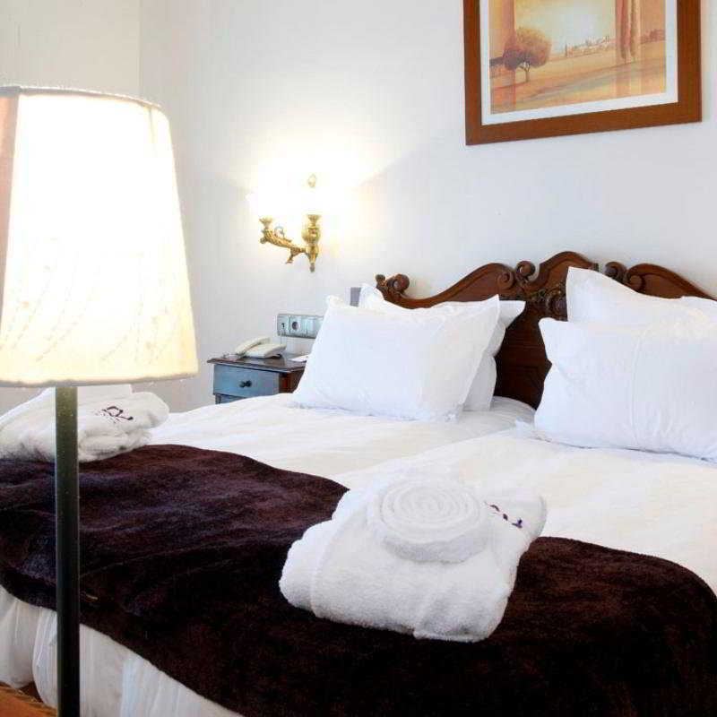 Ayre Hotel Alfonso II Oviedo Oda fotoğraf