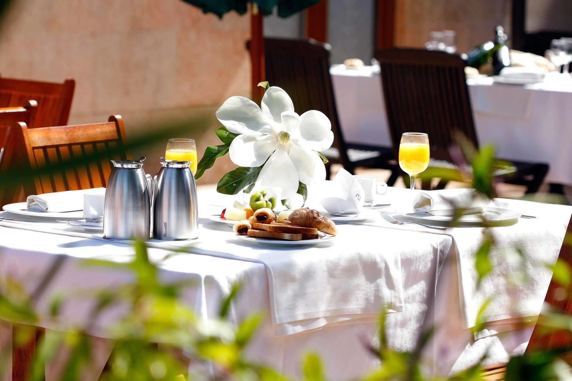 Ayre Hotel Alfonso II Oviedo Dış mekan fotoğraf