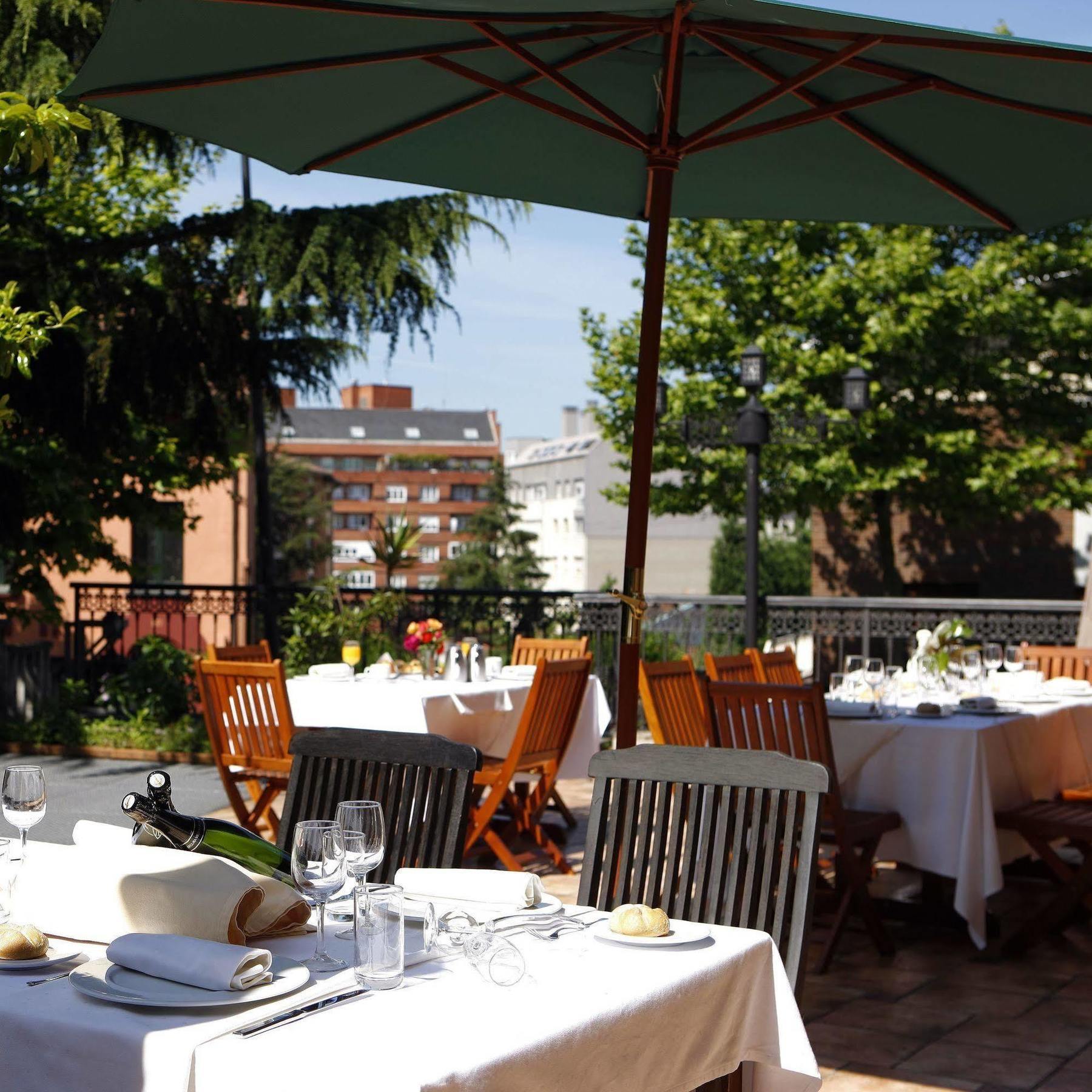 Ayre Hotel Alfonso II Oviedo Dış mekan fotoğraf