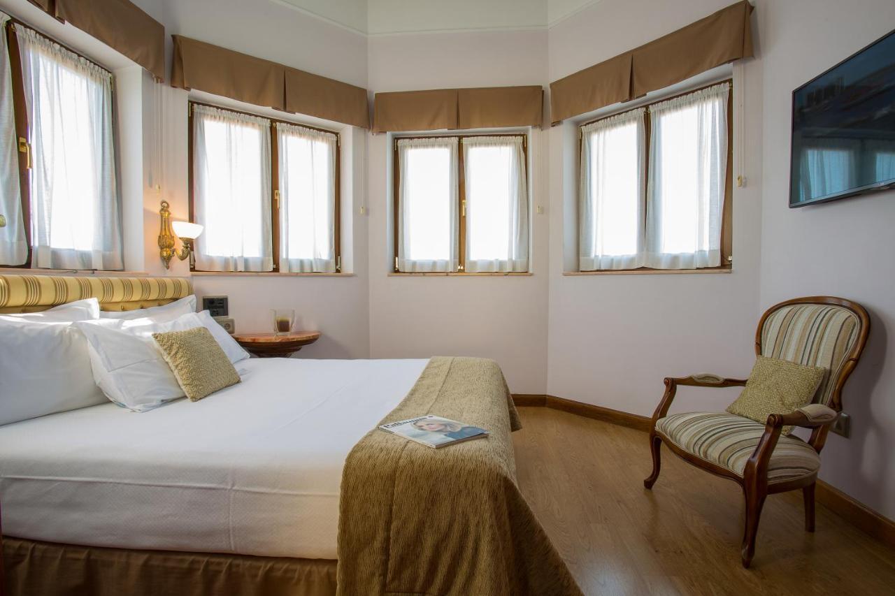 Ayre Hotel Alfonso II Oviedo Dış mekan fotoğraf